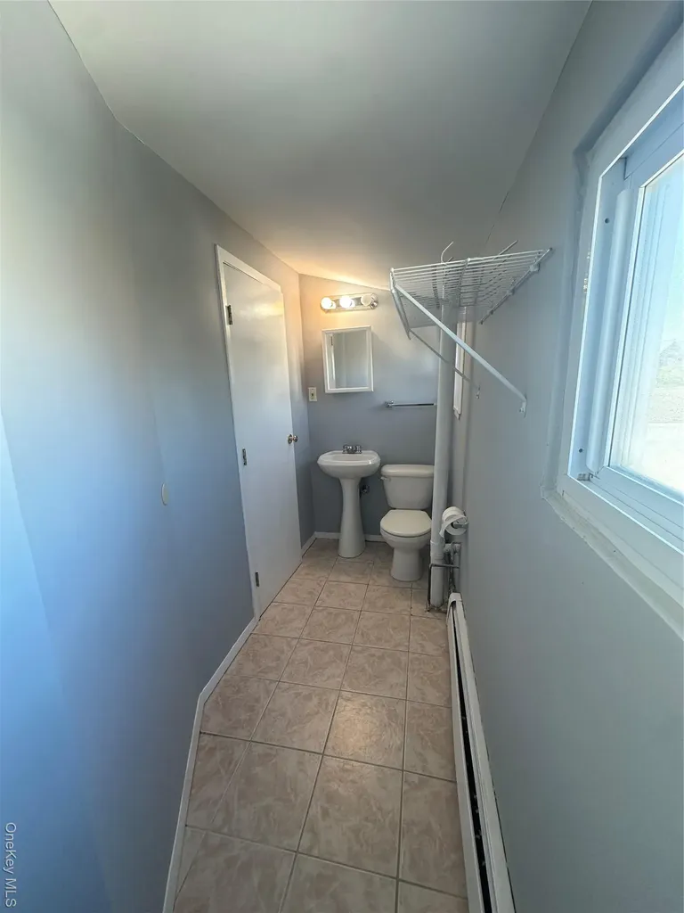 32 Mckinley Avenue Lindenhurst NY 11757