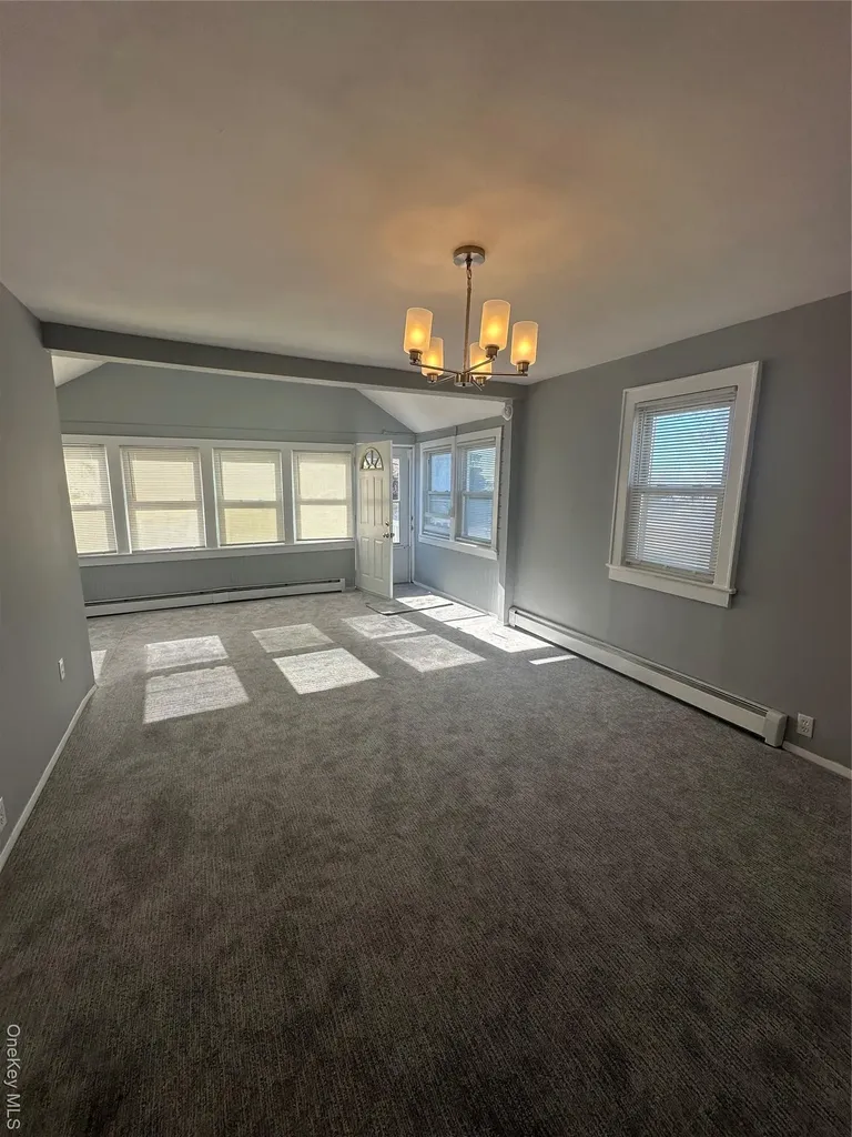 32 Mckinley Avenue Lindenhurst NY 11757