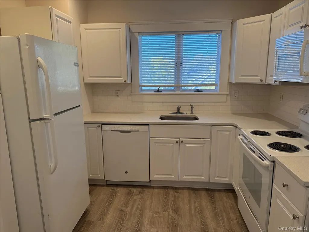 593 Main Street Islip NY 11751