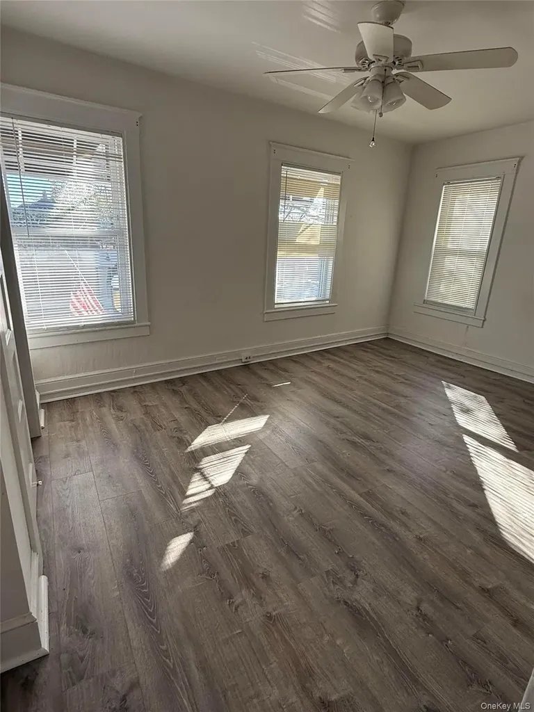 593 Main Street Islip NY 11751