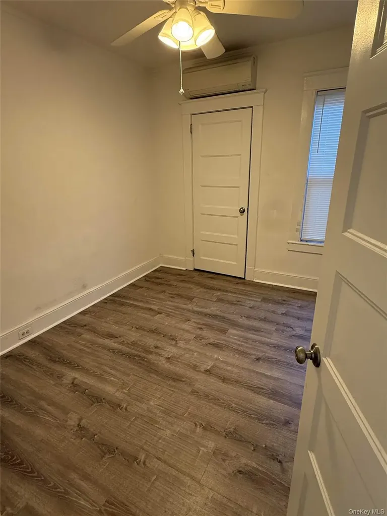 593 Main Street Islip NY 11751