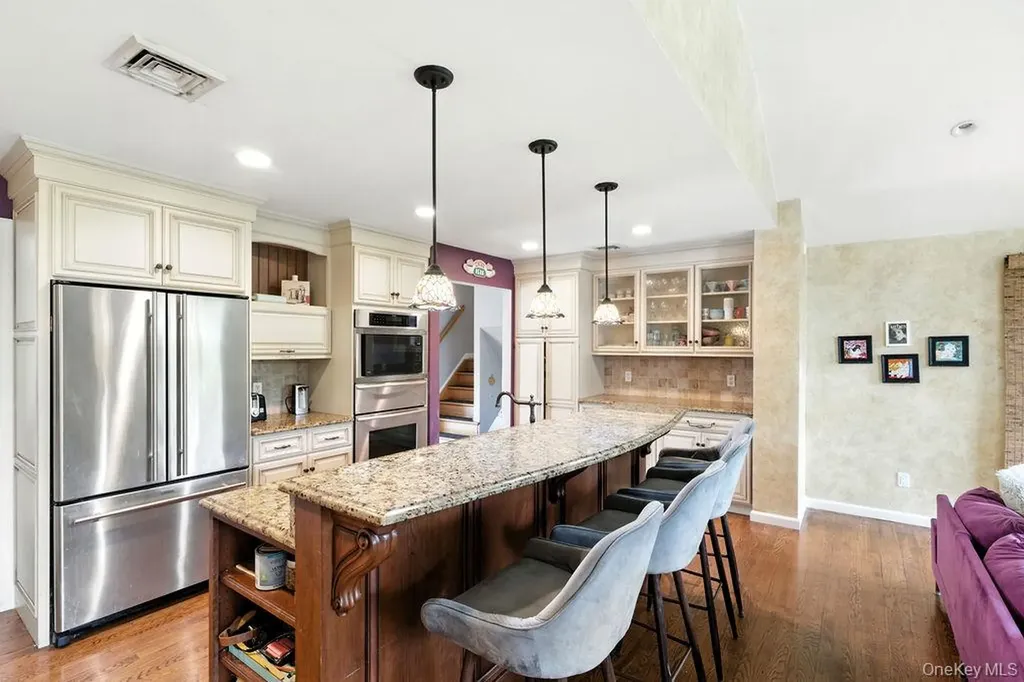 21 Macarthur Avenue Plainview NY 11803