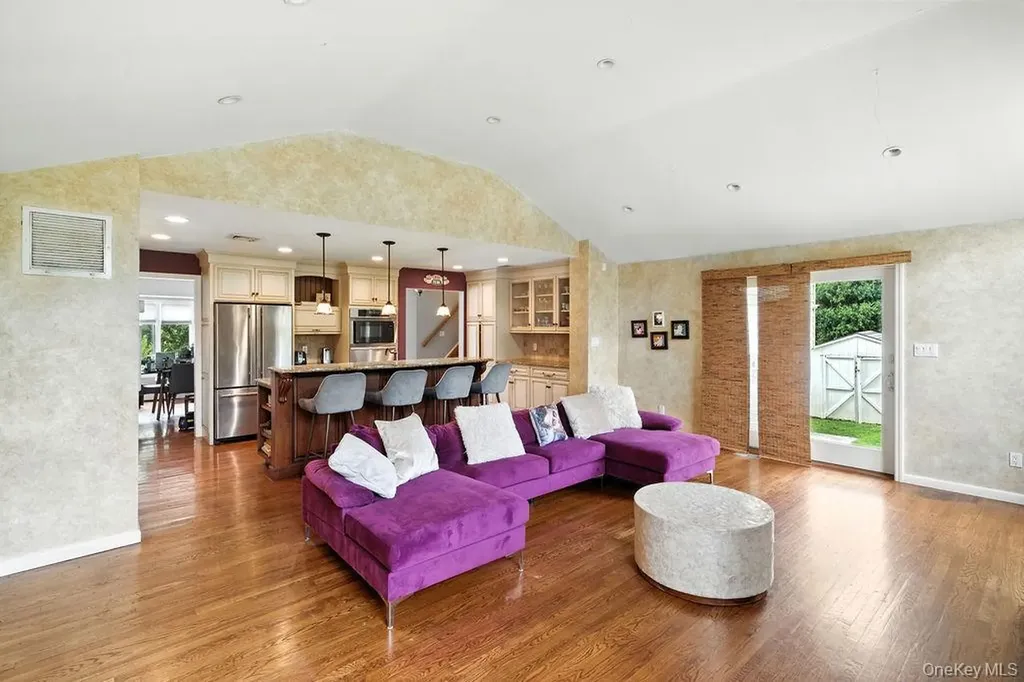 21 Macarthur Avenue Plainview NY 11803