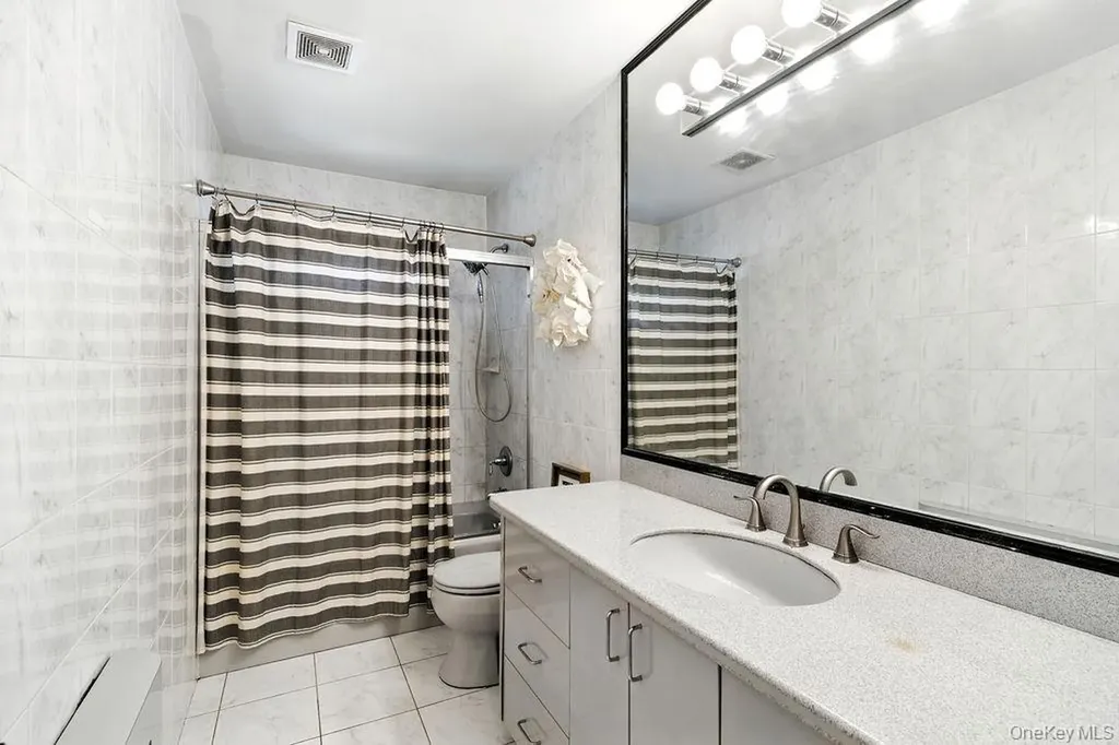 21 Macarthur Avenue Plainview NY 11803