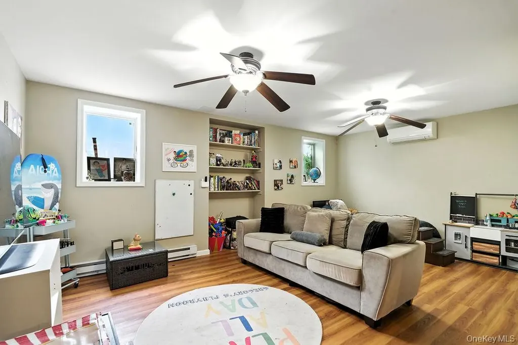21 Macarthur Avenue Plainview NY 11803