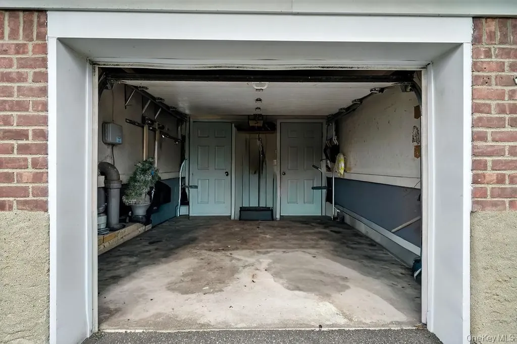 21 Macarthur Avenue Plainview NY 11803