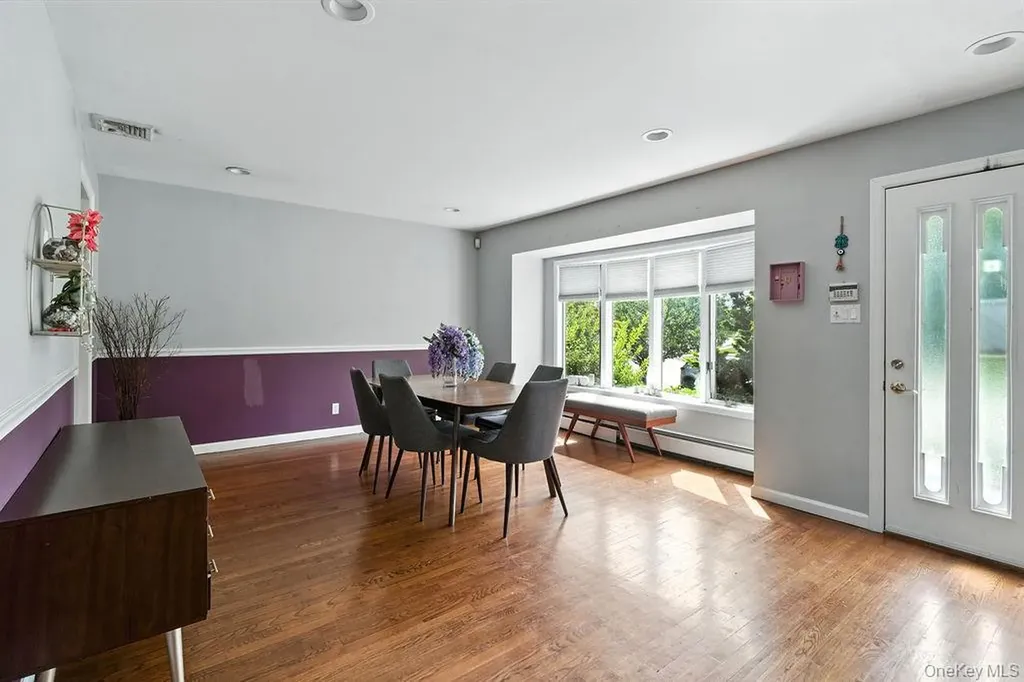 21 Macarthur Avenue Plainview NY 11803
