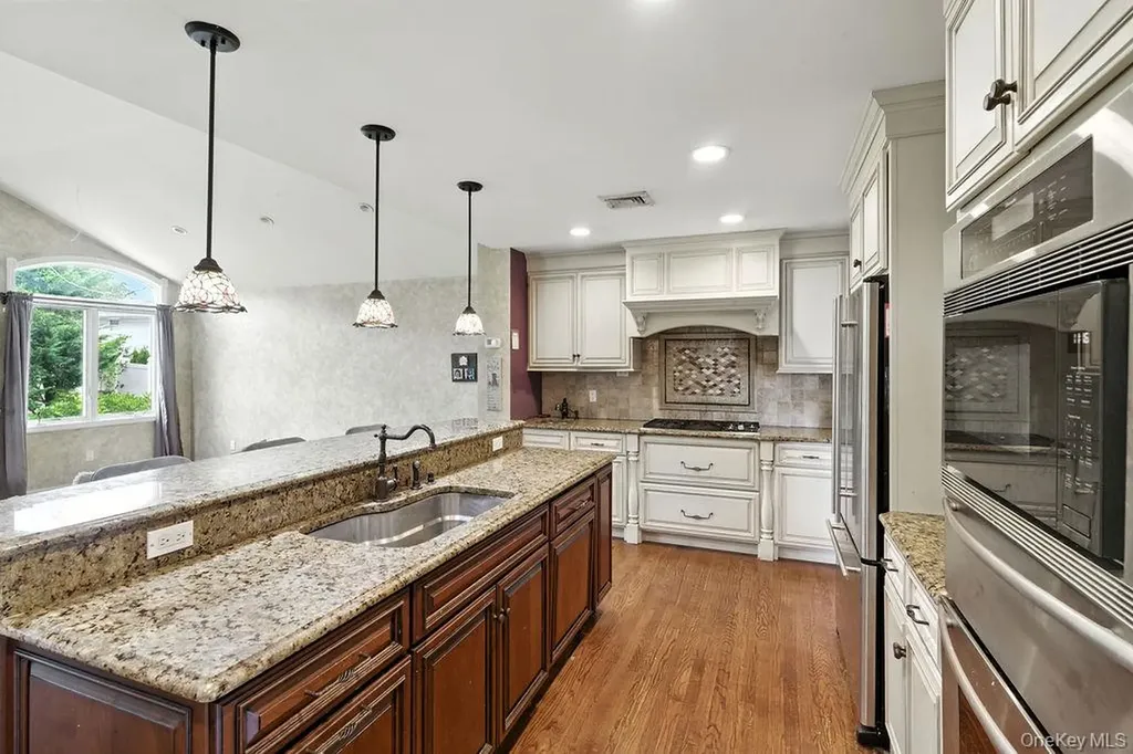 21 Macarthur Avenue Plainview NY 11803