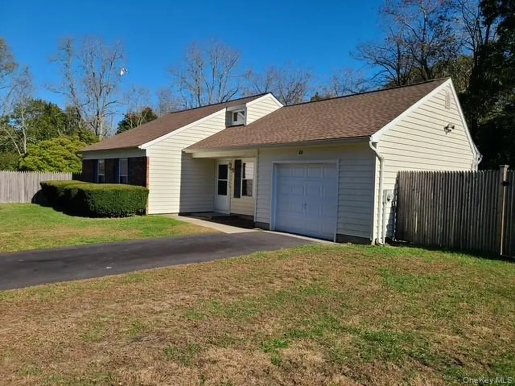 45 Malcolm Way Riverhead NY 11901