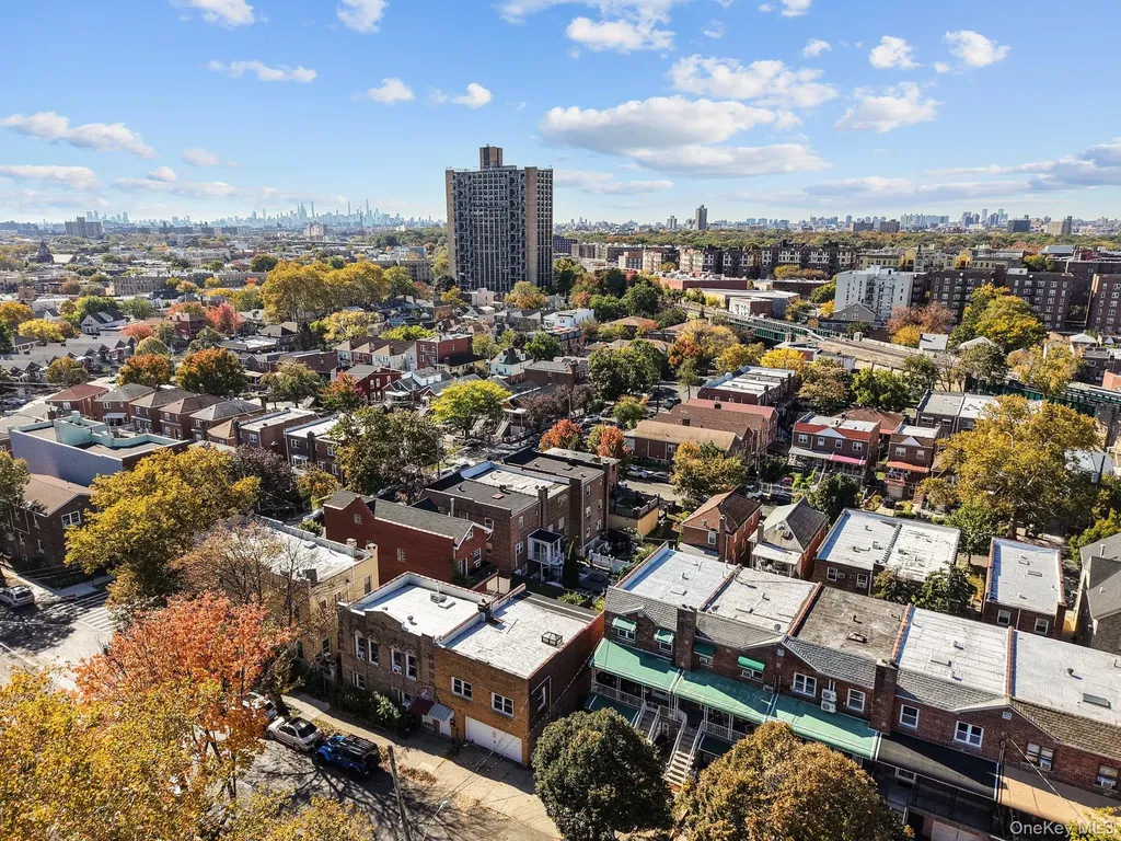 2037 Radcliff Avenue Bronx NY 10462