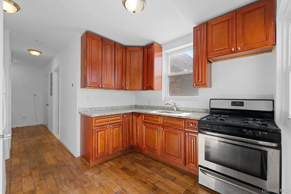 2037 Radcliff Avenue Bronx NY 10462