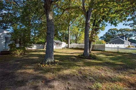 7 Babe Ruth Bay Shore NY 11706