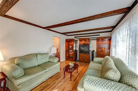 7 Babe Ruth Bay Shore NY 11706