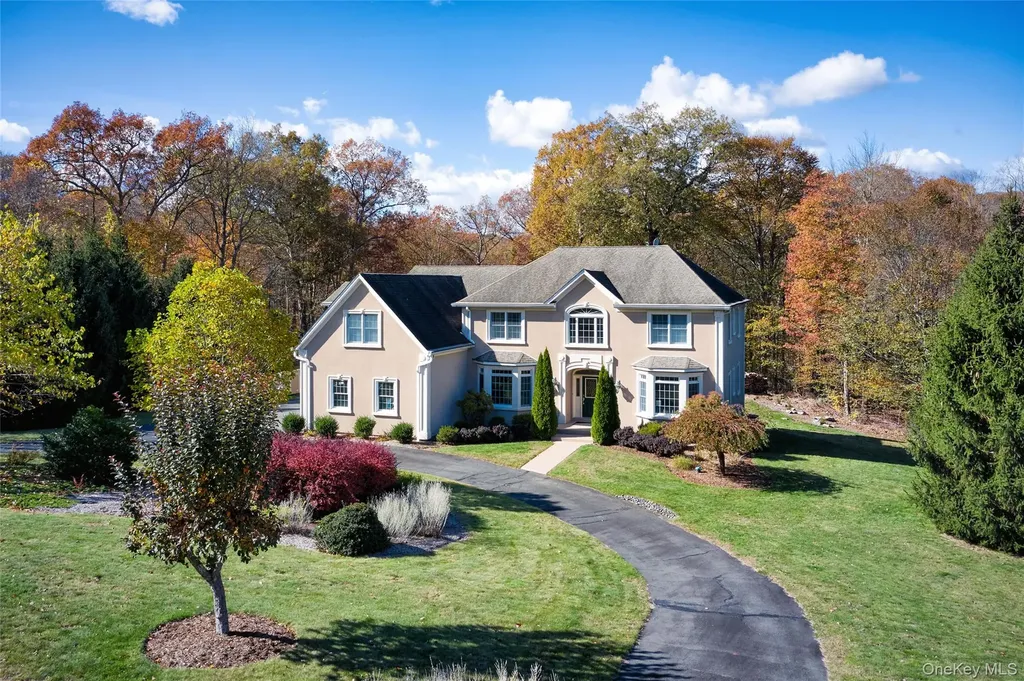 28 Heritage Court Tuxedo Park NY 10987