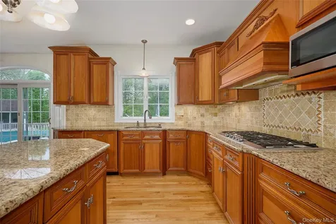 28 Heritage Court Tuxedo Park NY 10987