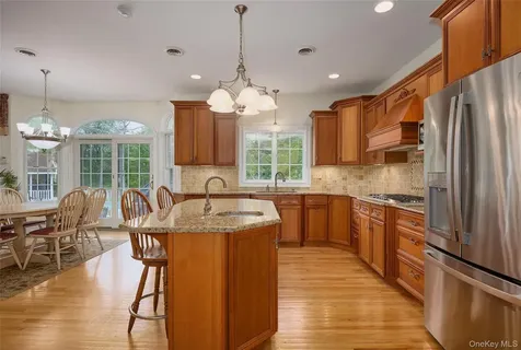28 Heritage Court Tuxedo Park NY 10987