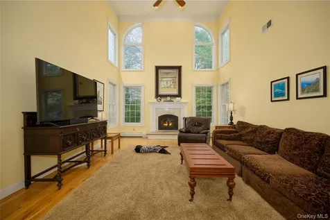 28 Heritage Court Tuxedo Park NY 10987
