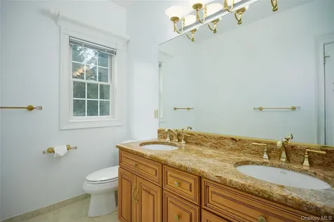28 Heritage Court Tuxedo Park NY 10987