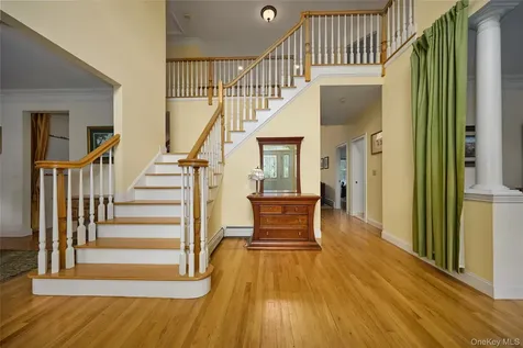 28 Heritage Court Tuxedo Park NY 10987