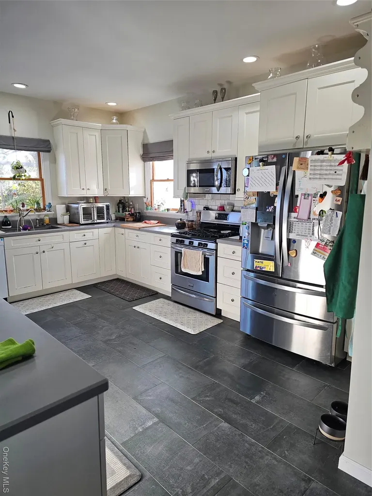 26 Mitchell Avenue Babylon NY 11702