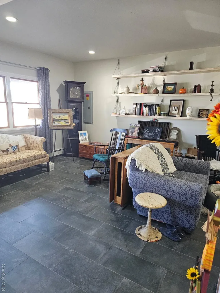 26 Mitchell Avenue Babylon NY 11702