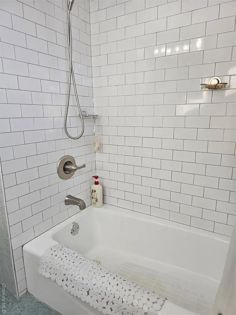 26 Mitchell Avenue Babylon NY 11702