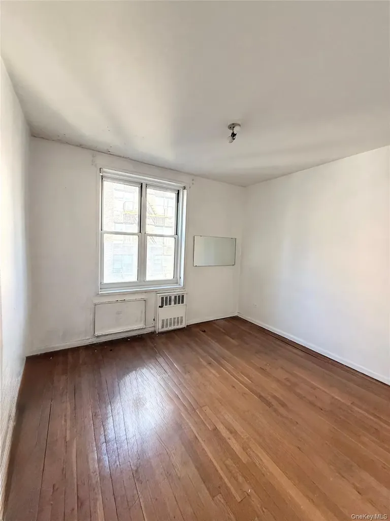 14205 Roosevelt Flushing NY 11354