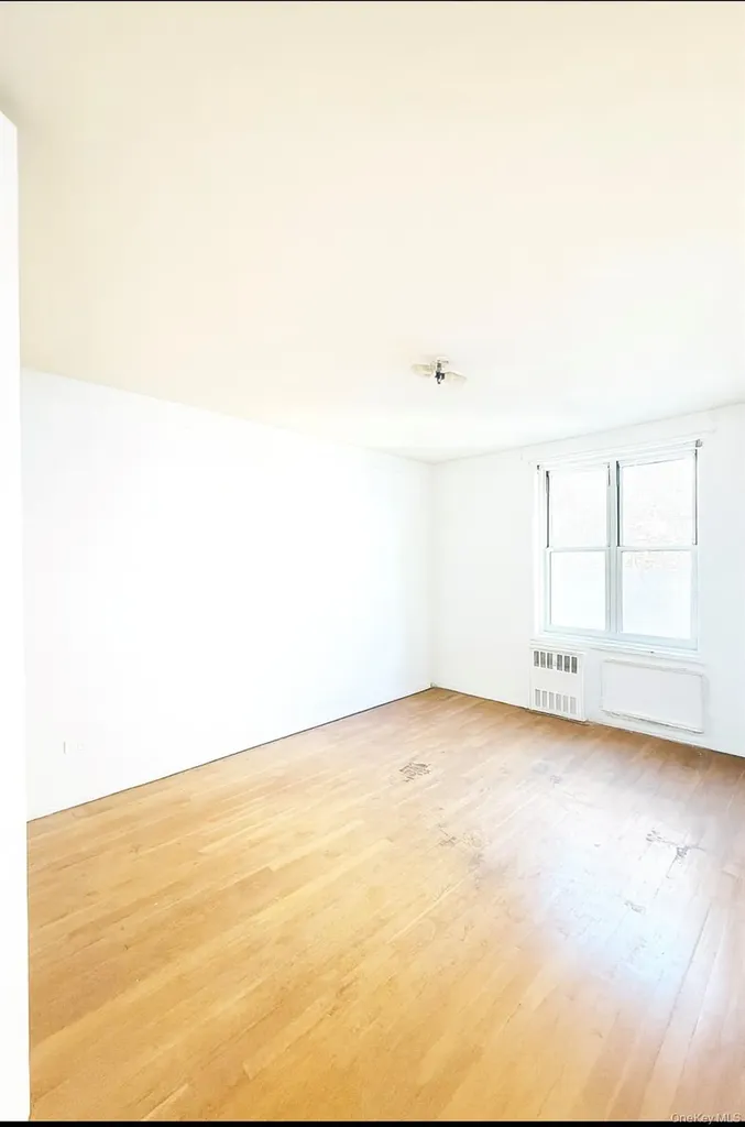 14205 Roosevelt Flushing NY 11354