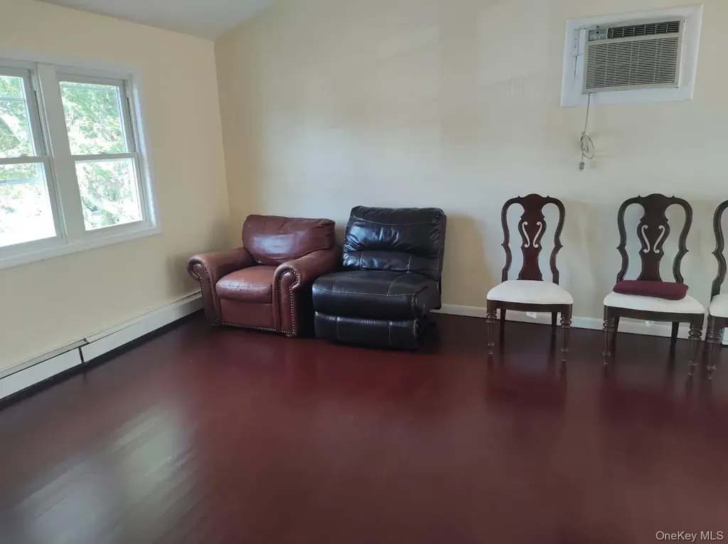 41 Woodbrook Drive Ridge NY 11691