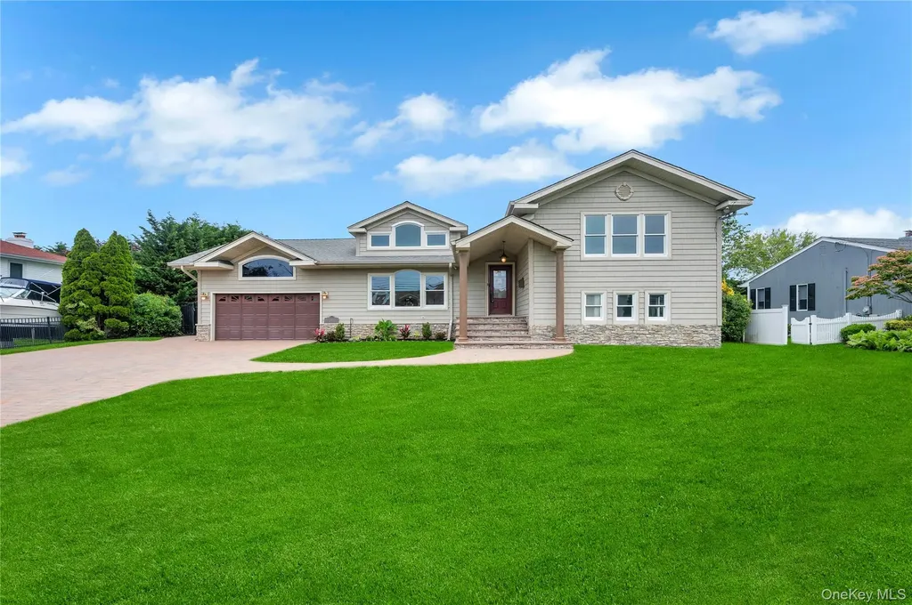 61 Riviera Drive S Massapequa NY 11758
