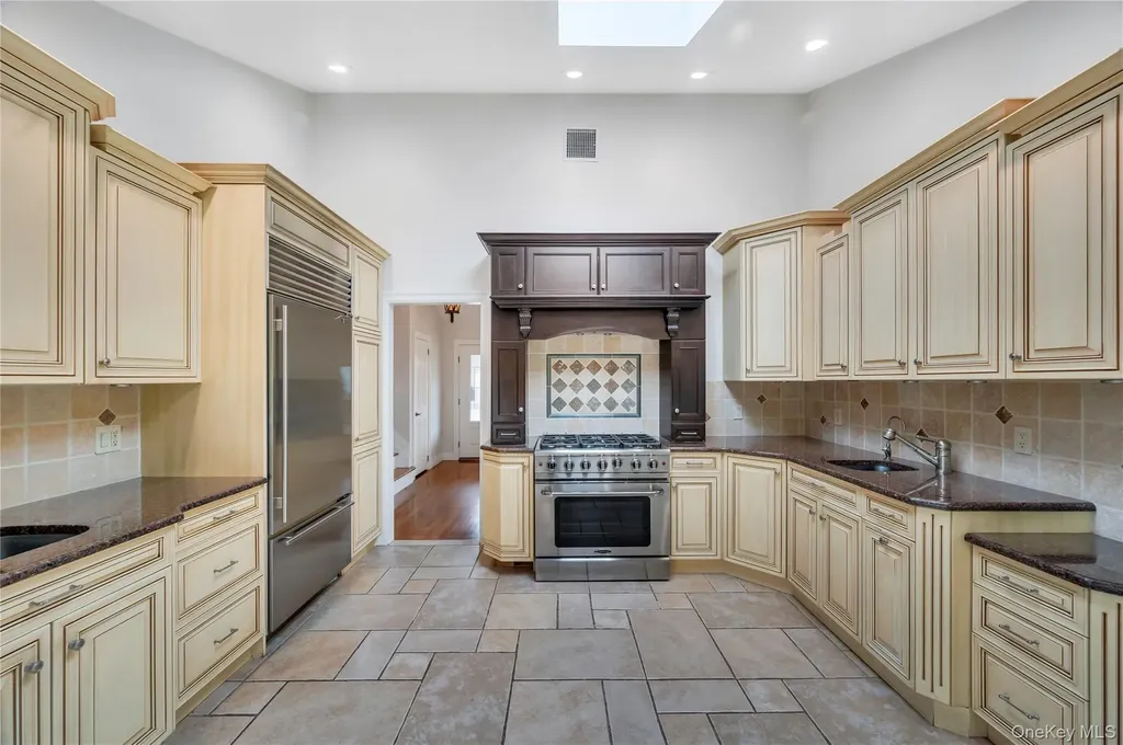 61 Riviera Drive S Massapequa NY 11758