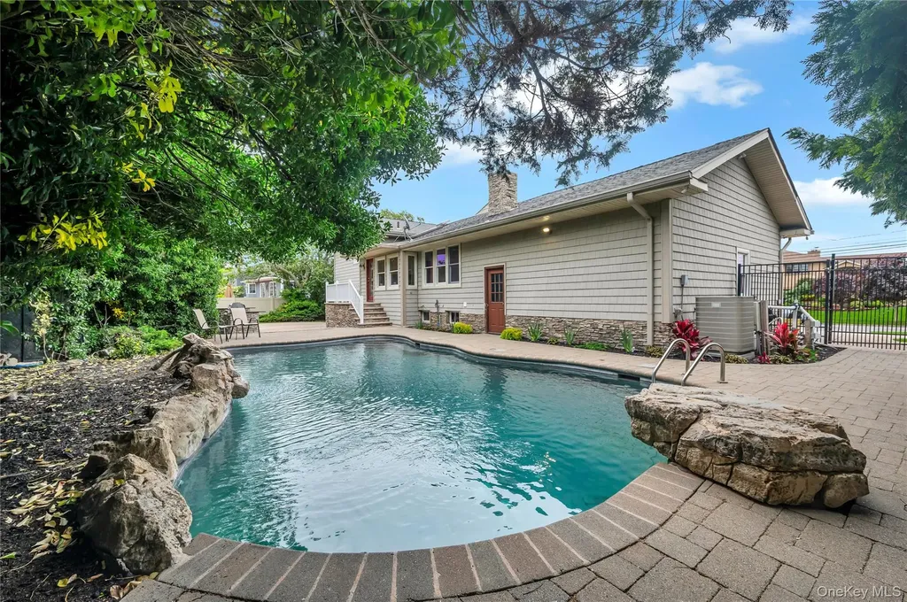 61 Riviera Drive S Massapequa NY 11758