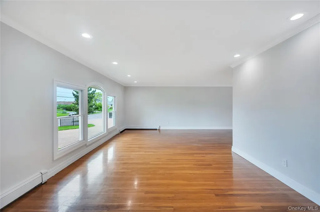 61 Riviera Drive S Massapequa NY 11758