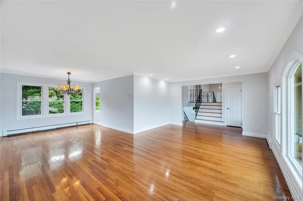 61 Riviera Drive S Massapequa NY 11758