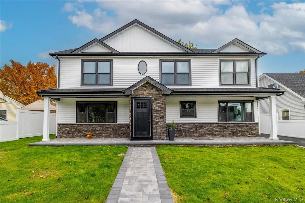 38 Heather Lane Levittown NY 11756