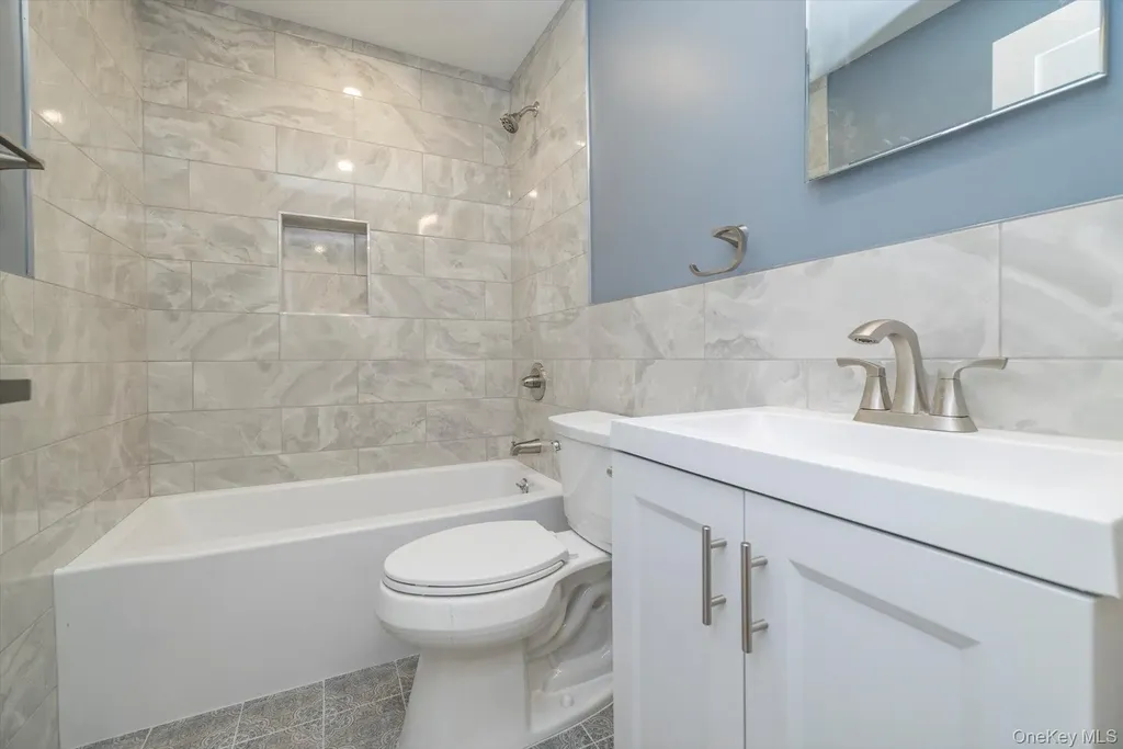 38 Heather Lane Levittown NY 11756