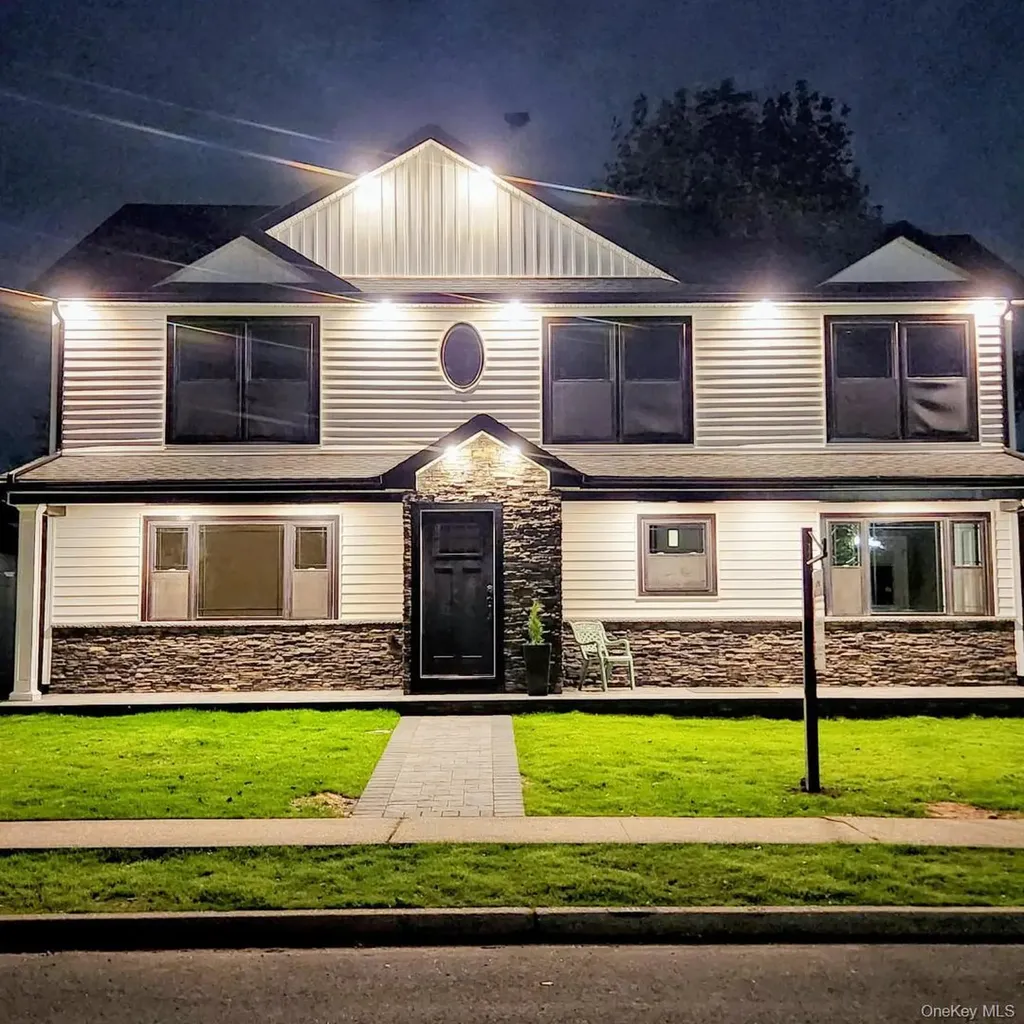 38 Heather Lane Levittown NY 11756