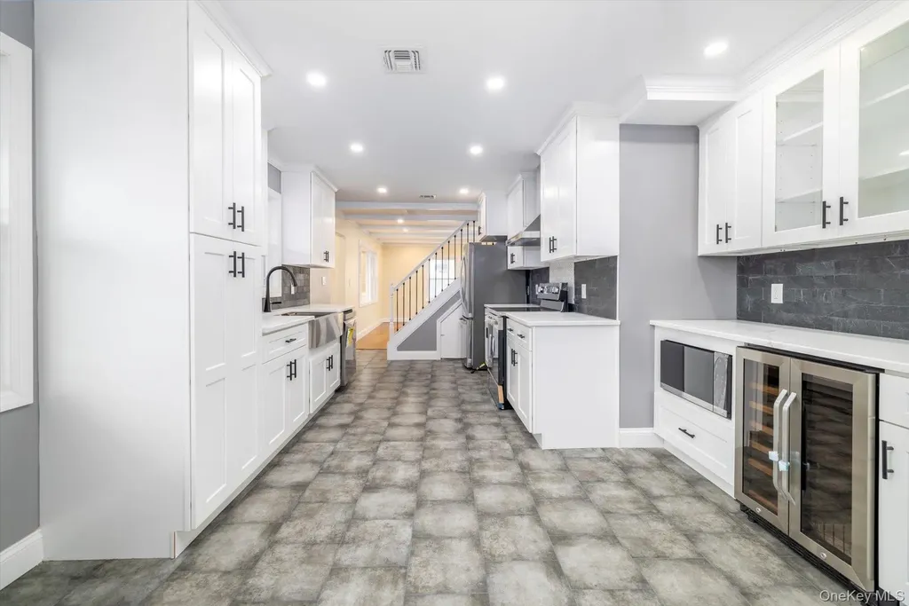 38 Heather Lane Levittown NY 11756