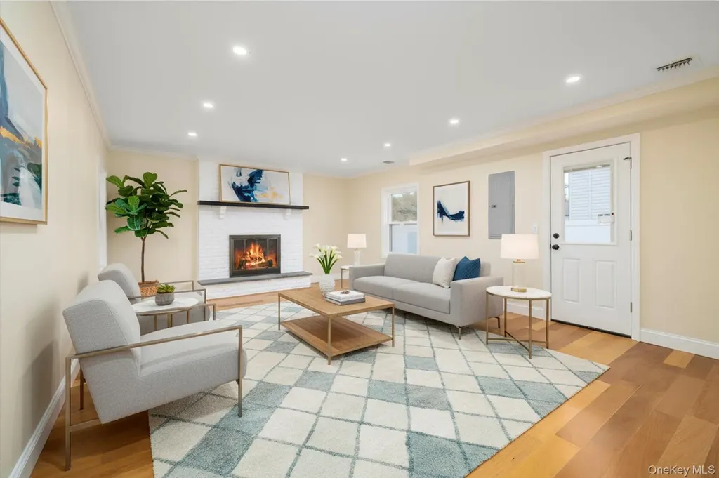 38 Heather Lane Levittown NY 11756