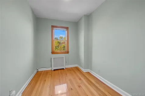 4713 215th Street Bayside NY 11361