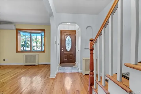 4713 215th Street Bayside NY 11361