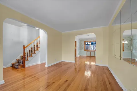 4713 215th Street Bayside NY 11361