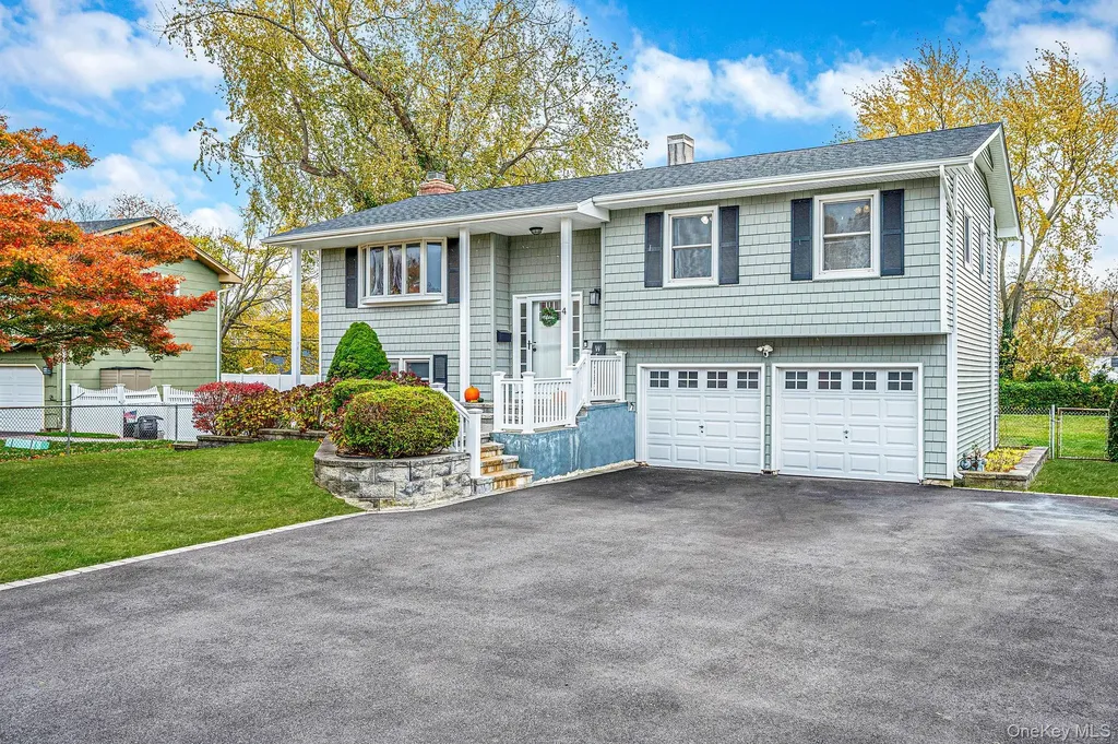 4 Lehigh Drive Smithtown NY 11787