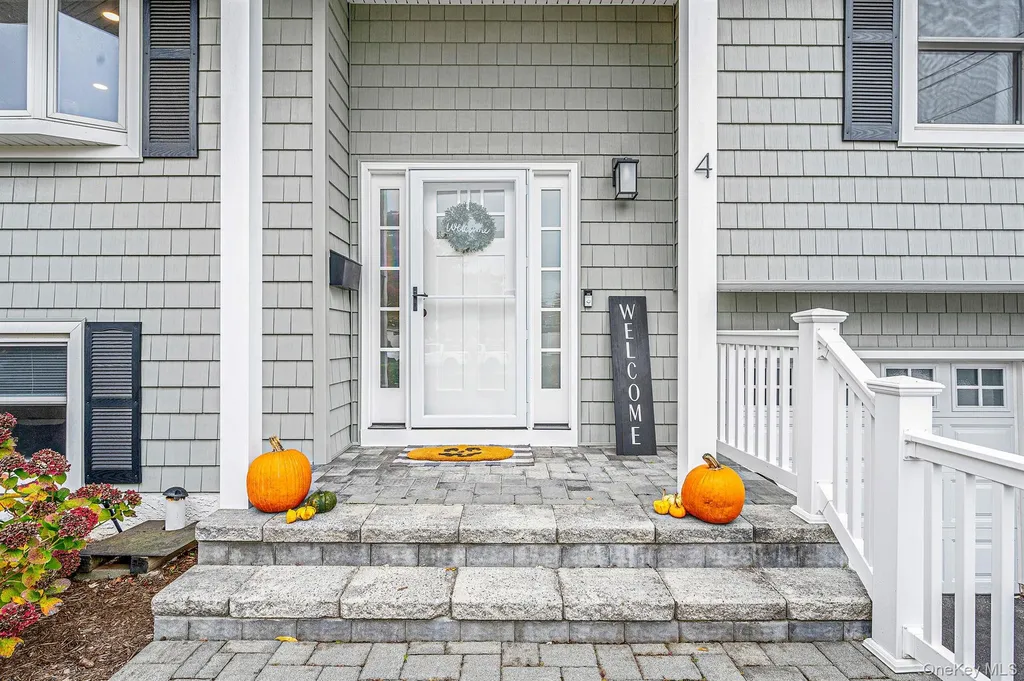 4 Lehigh Drive Smithtown NY 11787