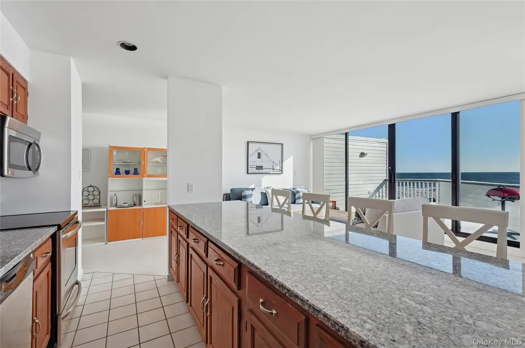 259 Dune Westhampton Beach NY 11978