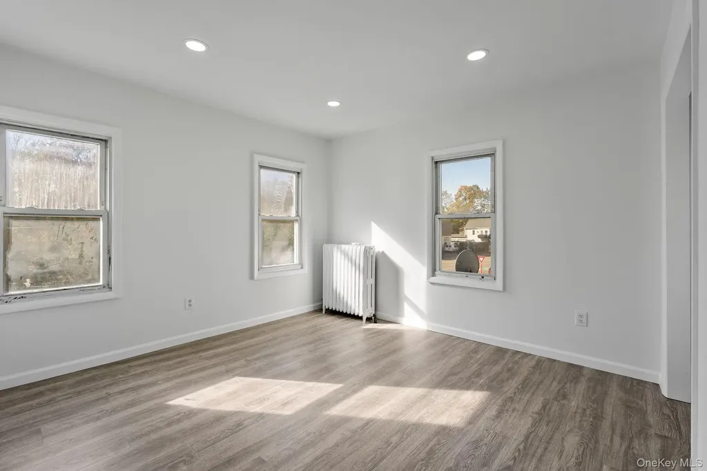87 Winnikee Avenue Poughkeepsie NY 12601