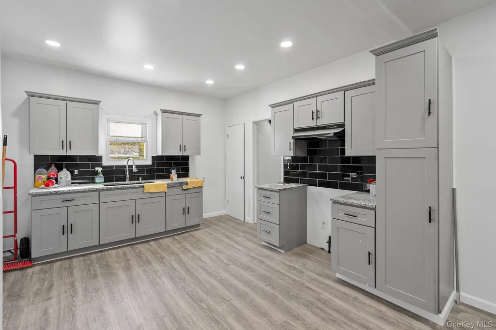 87 Winnikee Avenue Poughkeepsie NY 12601