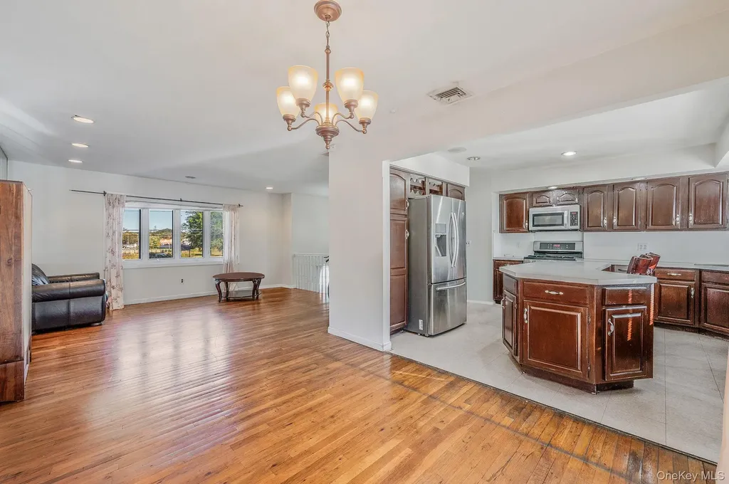2864 Eastern Boulevard Baldwin NY 11510