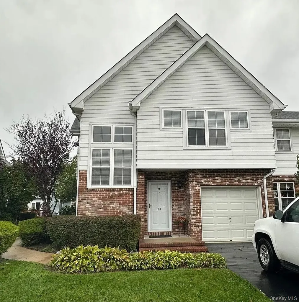 23 Broadlawn Drive Central Islip NY 11722