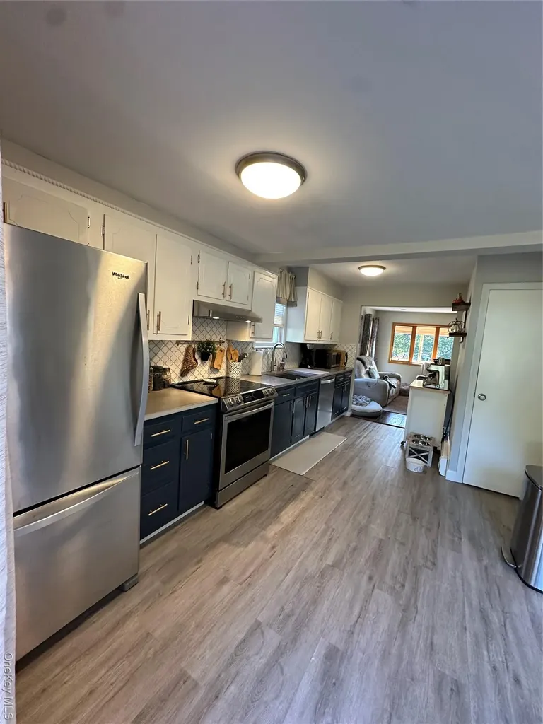 558 Meadow Road Kings Park NY 11754
